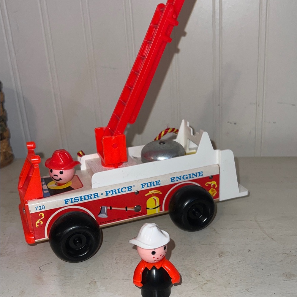 1968 Vintage Fisher Price Wood Little People 720 Fire Engine